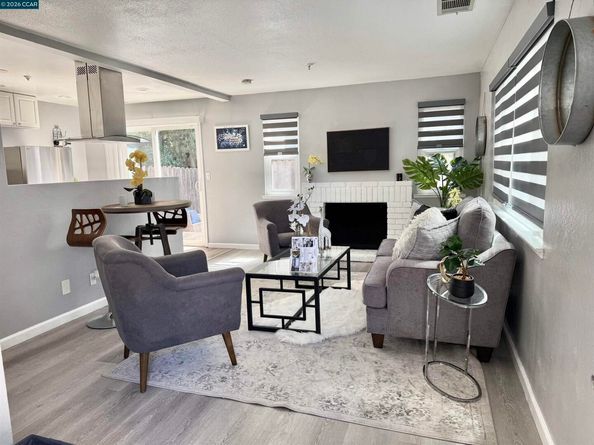 1880 Premier Pl., Concord CA 94520