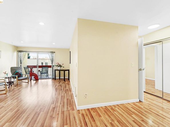 2005 Pleasant Valley 215, Oakland CA 94611