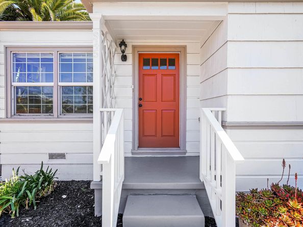 945 62Nd St, Oakland CA 94608