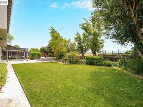 8135 Merion Dr, Newark CA 94560