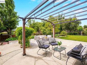 8135 Merion Dr, Newark CA 94560