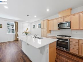 1505 Sylvia St, Hayward CA 94545
