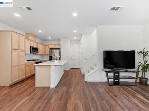 1505 Sylvia St, Hayward CA 94545