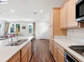 1505 Sylvia St, Hayward CA 94545