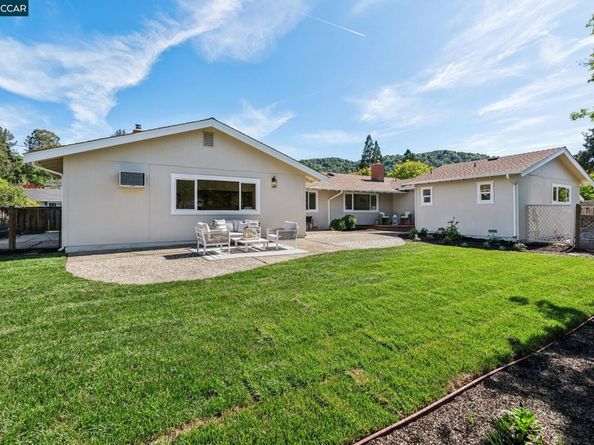 152 Tharp Dr, Moraga CA 94556