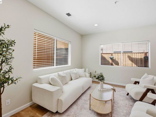 1085 La Brea Ter, Union City CA 94587