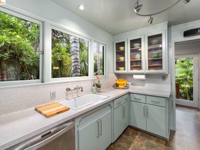 10 Burdeck Ct, Oakland CA 94602