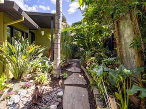 10 Burdeck Ct, Oakland CA 94602