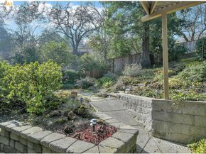 558 Lakewood Cir, Walnut Creek CA 94598