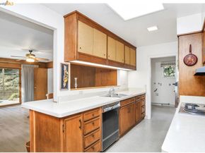 558 Lakewood Cir, Walnut Creek CA 94598