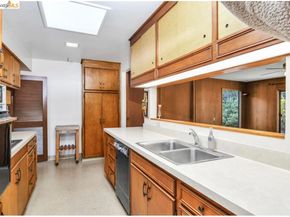 558 Lakewood Cir, Walnut Creek CA 94598