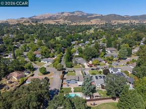 102 Belgian Dr, Danville CA 94526