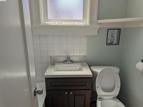 1086 66Th St, Oakland CA 94608