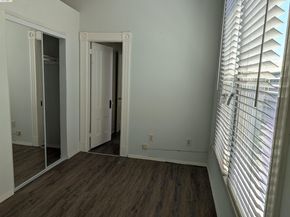 1086 66Th St, Oakland CA 94608