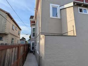 1086 66Th St, Oakland CA 94608