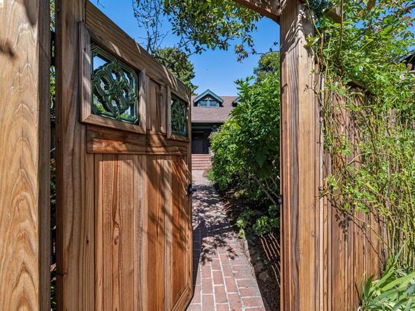 2953 Hillegass Ave, Berkeley CA 94705