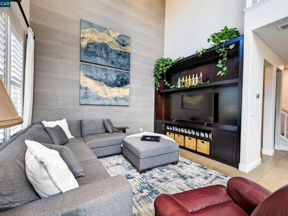 3963 Summit Rd, Dublin CA 94568