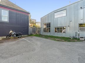 926 Chester G, Oakland CA 94607