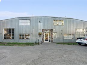 926 Chester G, Oakland CA 94607