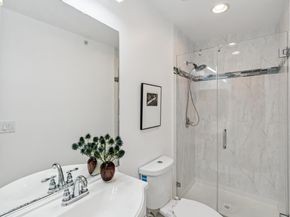 926 Chester G, Oakland CA 94607