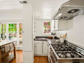 1655 E 38th Street, Oakland CA 94602