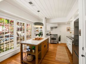 1655 E 38th Street, Oakland CA 94602