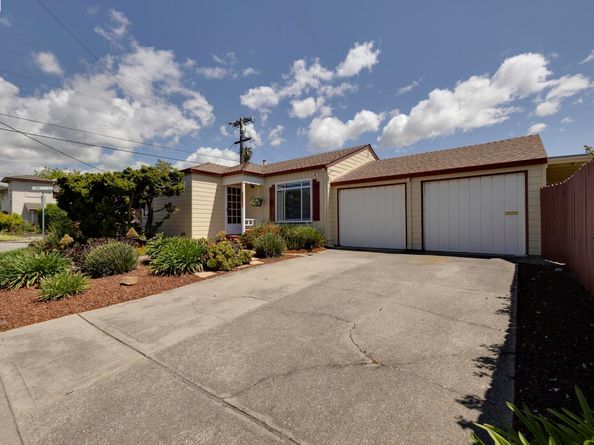 21146 Elm St, Castro Valley CA 94546