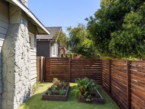 825 41St St, Oakland CA 94608