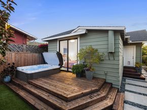 825 41St St, Oakland CA 94608