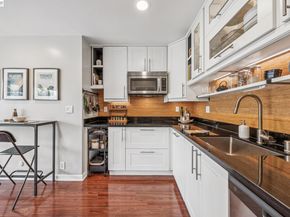 398 Adams Street 302, Oakland CA 94610
