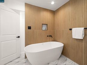 6300 Buena Ventura Ave, Oakland CA 94605