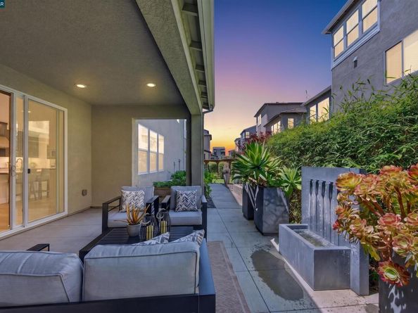 5821 Nugget Way, Dublin CA 94568
