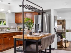 6760 Maple Dr, Dublin CA 94568