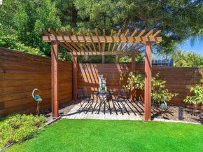 6760 Maple Dr, Dublin CA 94568