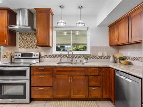 6760 Maple Dr, Dublin CA 94568