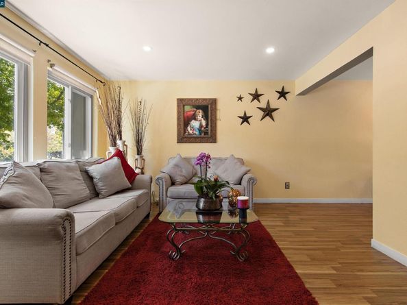 234 Park Ln, Richmond CA 94803