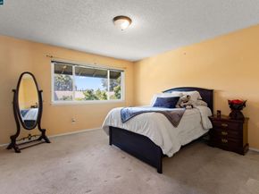 234 Park Ln, Richmond CA 94803