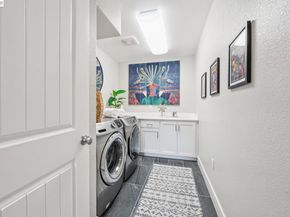 6767 Skyview Drive, Oakland CA 94605