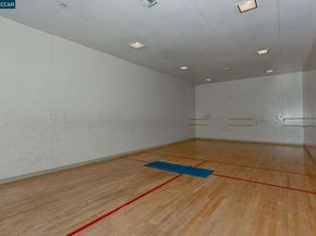 330 N Civic Dr 203, Walnut Creek CA 94596