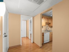 330 N Civic Dr 203, Walnut Creek CA 94596