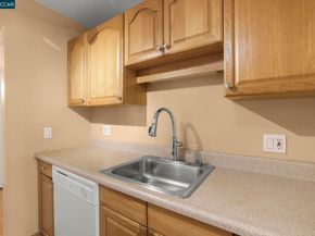 330 N Civic Dr 203, Walnut Creek CA 94596