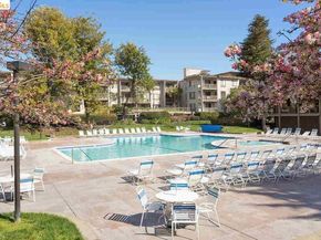 8 Admiral Dr. A232, Emeryville CA 94608