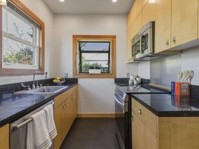 962 55Th St, Oakland CA 94608