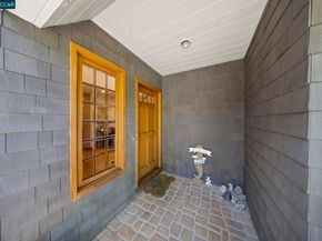 425 Logan St, Santa Cruz CA 95062