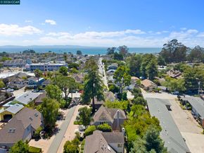 425 Logan St, Santa Cruz CA 95062