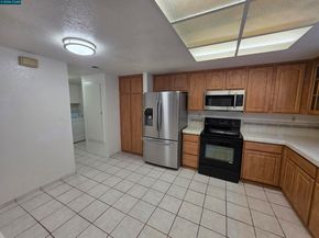2581 El Portal Dr C, San Pablo CA 94806