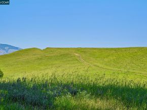 665 Sky Hy Cir, Lafayette CA 94549