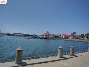 91 Schooner Ct, Richmond CA 94804