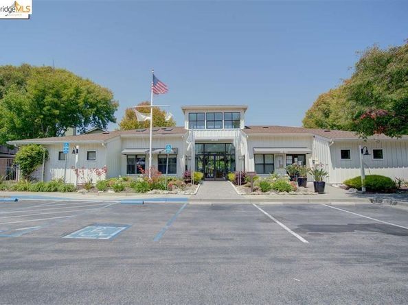 91 Schooner Ct, Richmond CA 94804