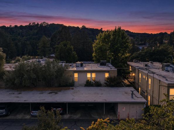 651 Moraga Road 17, Moraga CA 94556